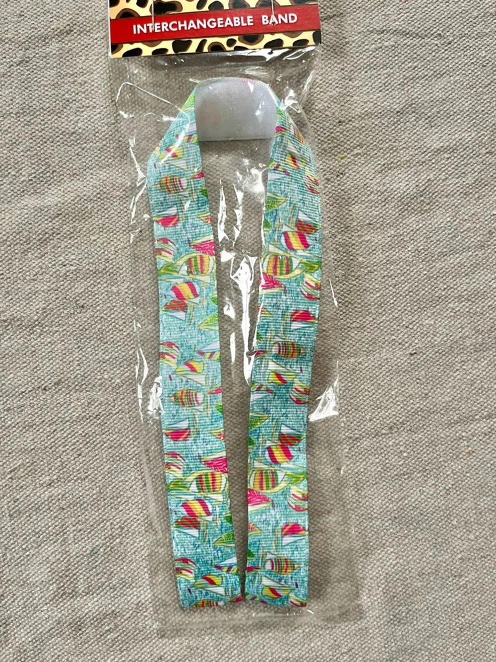 Visor Versa measures 8”
